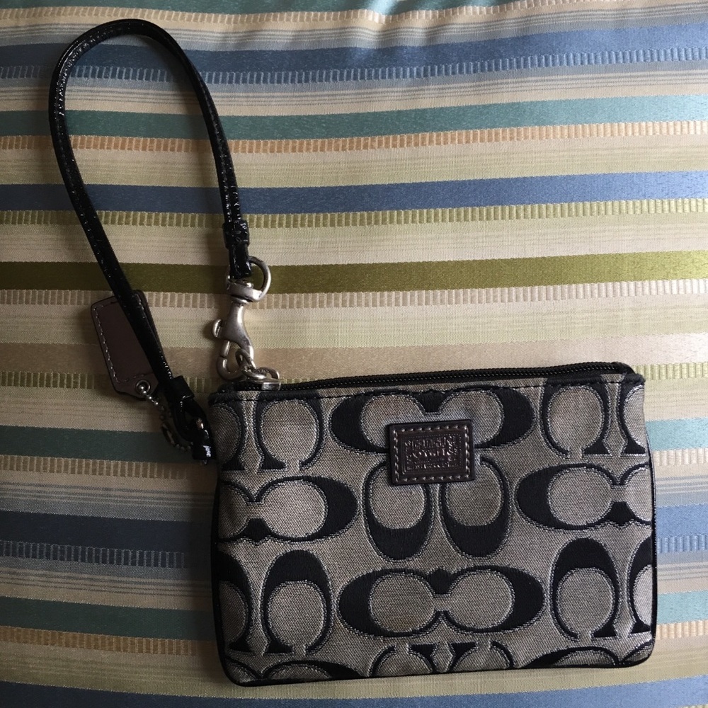 Coach Poppy Wristlet
